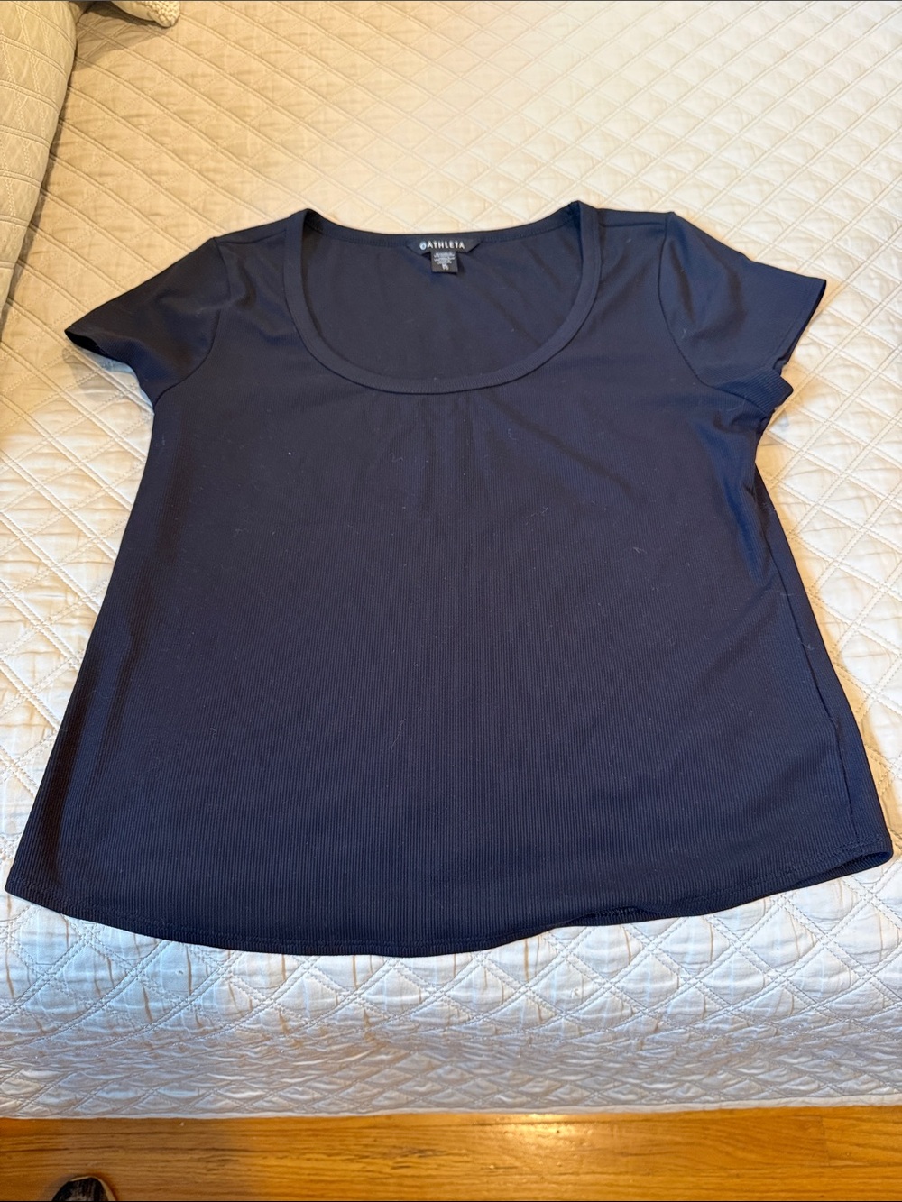 Athleta Short Sleeve Scoop Neck Tee - Black